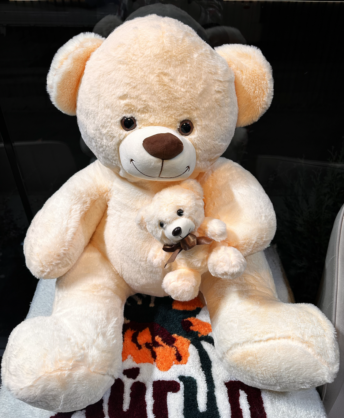 Большой мишка с детенышем